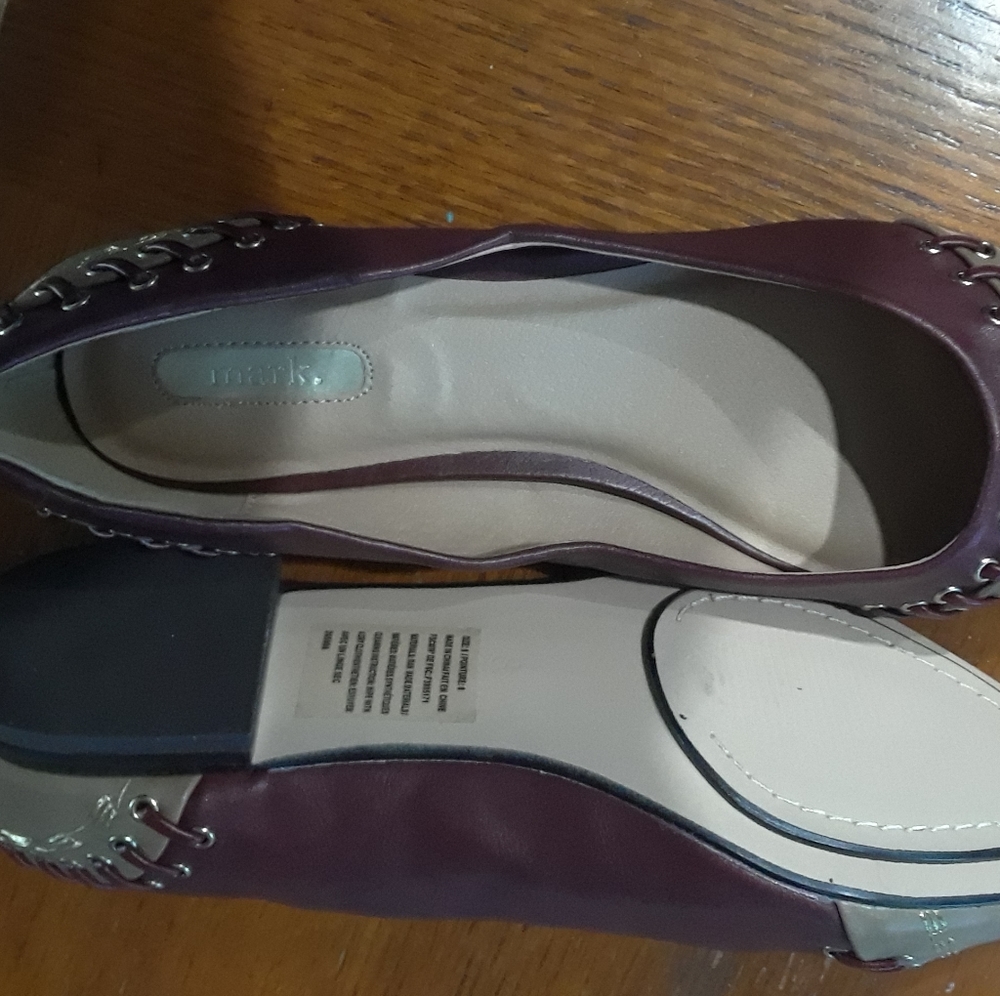 Shoes - Picture 2 of 4